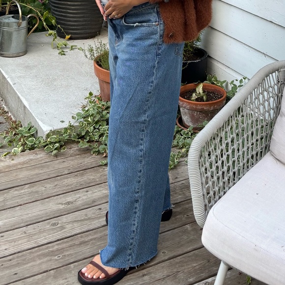 Low rise ultra lose jeans -  size 30 SHORT - medium Raw Hem - Picture 2 of 2